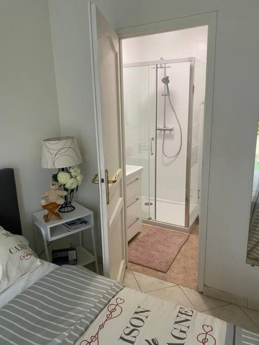 Chambre Avec Entree Independante Situation Ideale Serris Kültér fotó