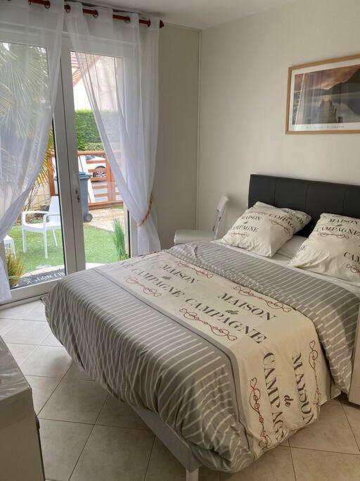 Chambre Avec Entree Independante Situation Ideale Serris Kültér fotó